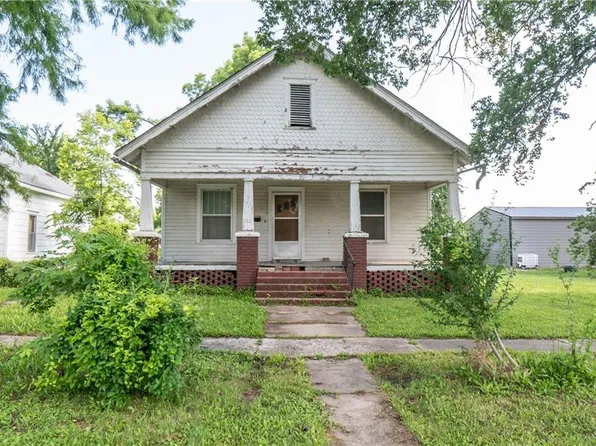 1015 Lincoln St, Neodesha, KS 66757