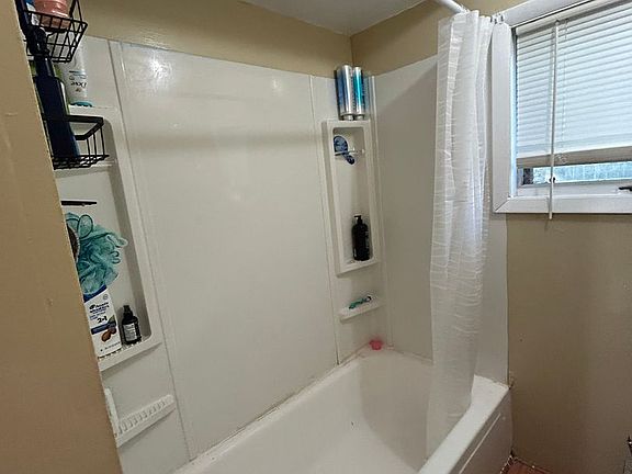 3rd image of 35 Lawrence St APT 1