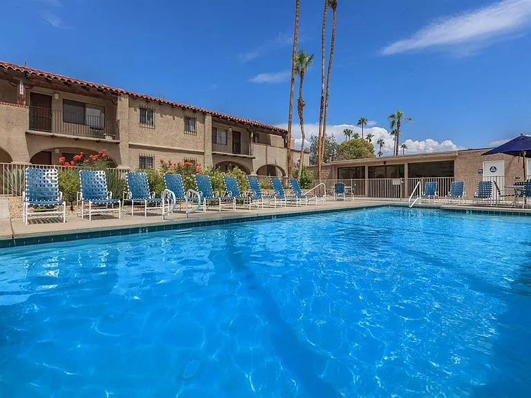 San Jacinto RC Apartments — Photo 20