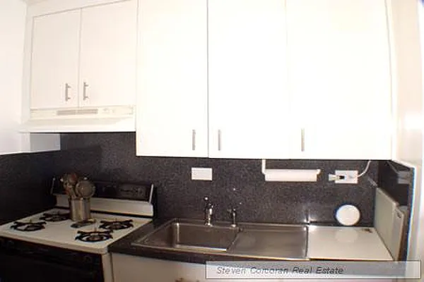 Rented by Steven Corcoran Real Estate | media 31