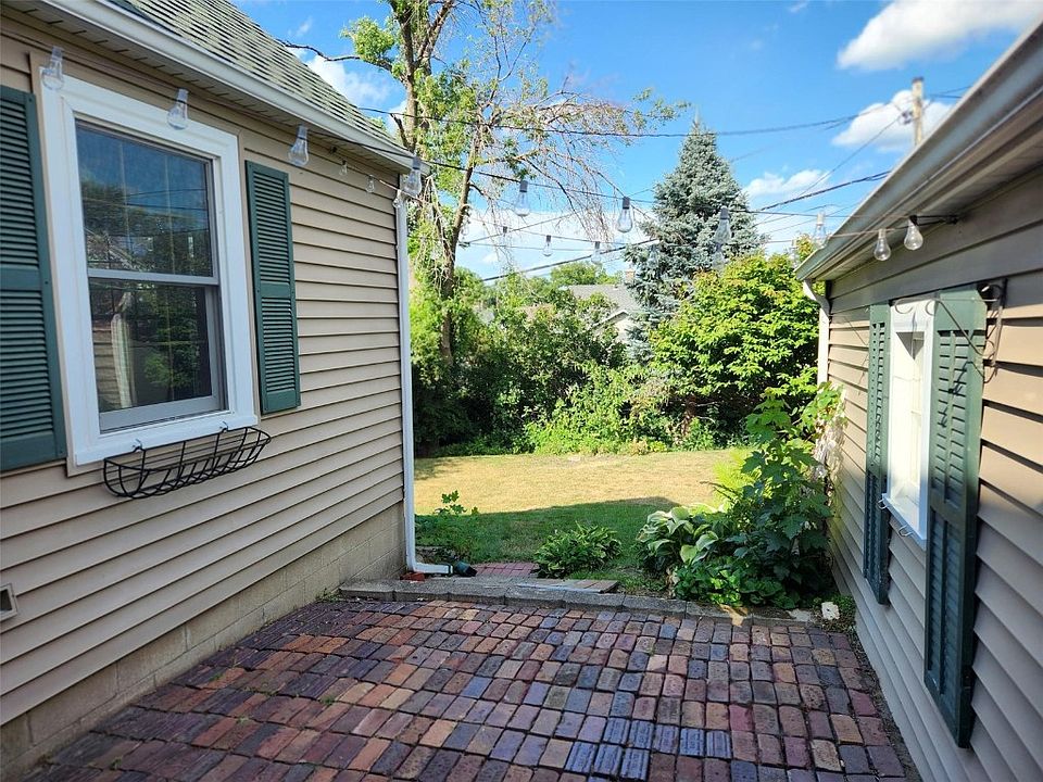 2nd image of 410 19th St NE