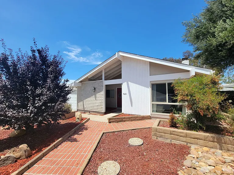 7620 Lone Star St — Photo 3