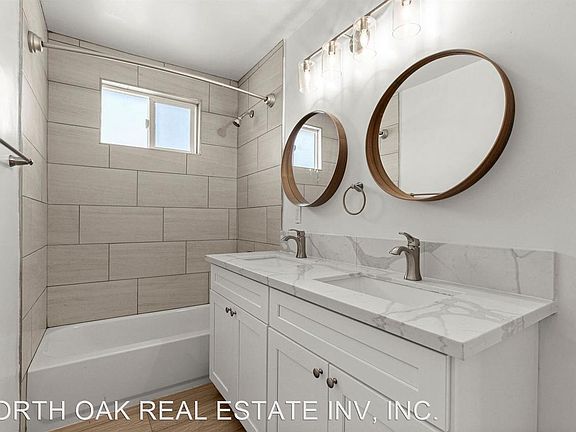 5th image of 4500 Esmeralda St APT 2