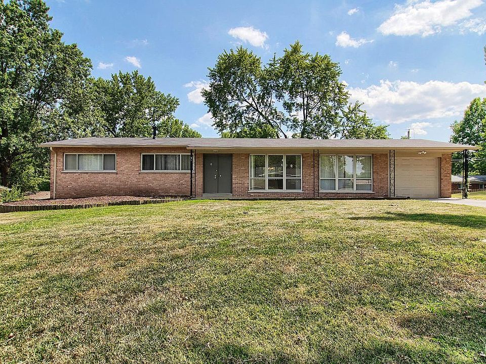 1st image of 18 Kingsbrook Ln