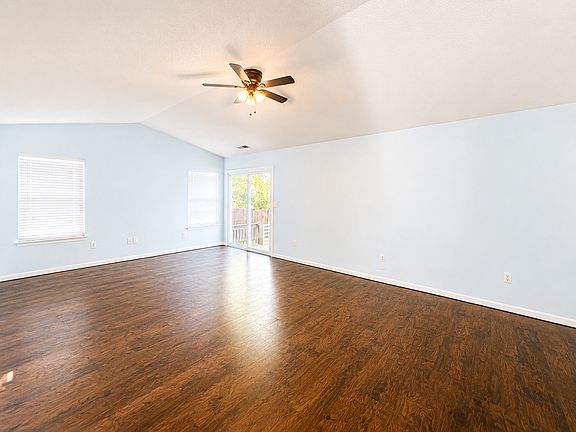 2nd image of 9 Green Oak Dr