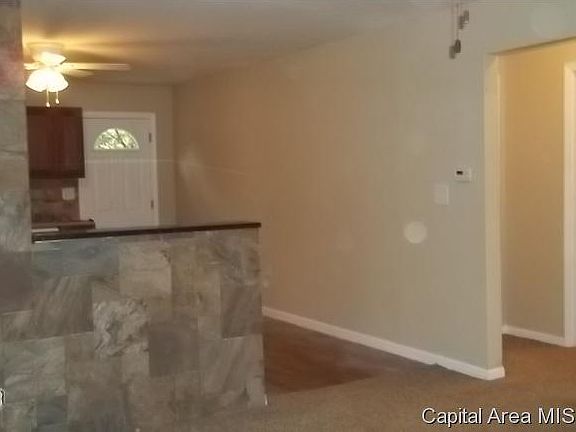 3rd image of 907 E Ash St