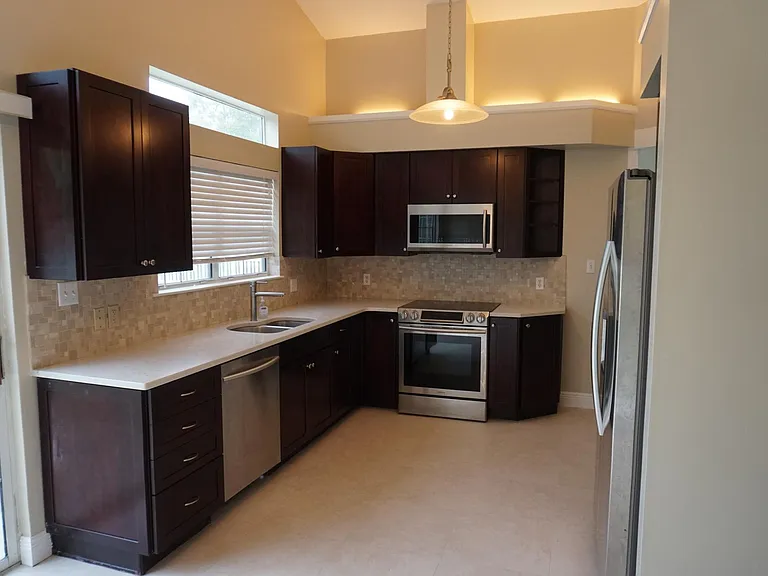300 Somerset Bridge Rd — Photo 15