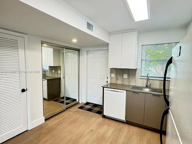 8300 Sunrise Lakes Blvd #212 — Photo 3