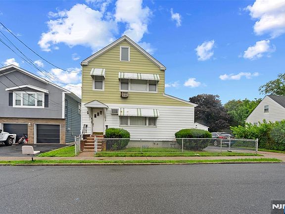 2nd image of 12 Boyd St
