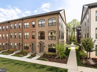 12548 Dehring Dr, Fairfax, VA 22033
