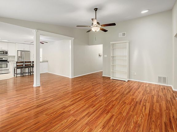4th image of 3411 Ambleside Dr