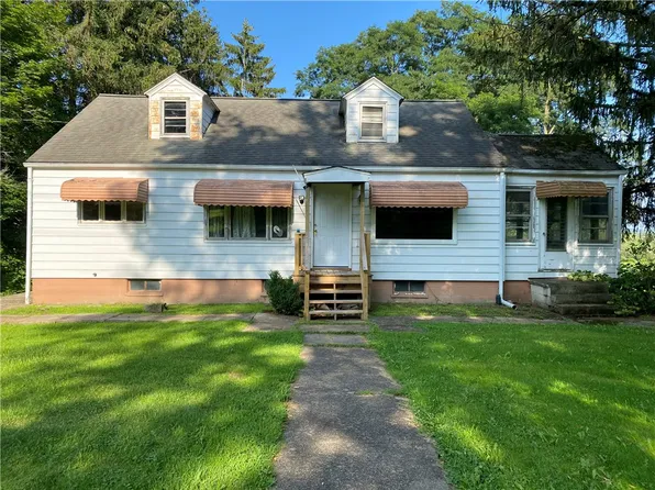 4068 Main St, Adamsville, PA 16110