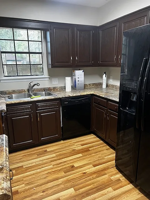 3 bed, 1.5 bath, 1200 sqft, $2,100 — Photo 3