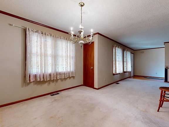 2nd image of 52 Delshire Dr