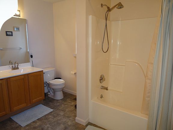 4th image of 104 Sparrow Dr