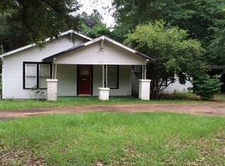 305 Timpson St, Center, TX 75935