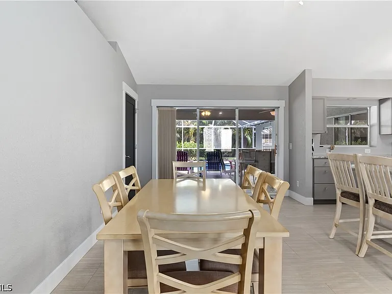 3425 SE 4th Ave — Photo 31