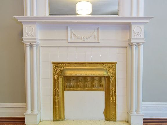 4th image of 39 Saint Pauls Pl #F