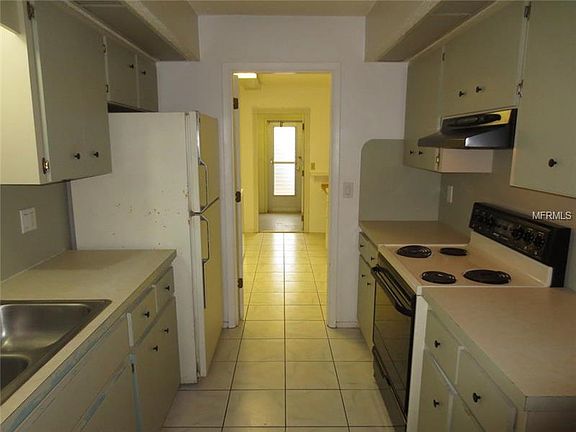 3rd image of 3001 Shamrock Dr