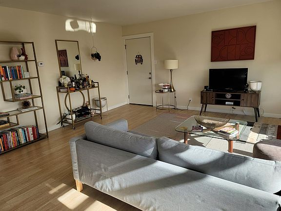 3rd image of 8048 Greenridge Dr APT 24
