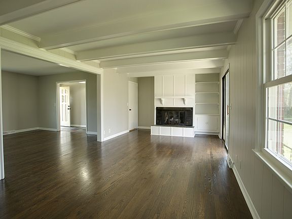 5th image of 1006 Houston Dr