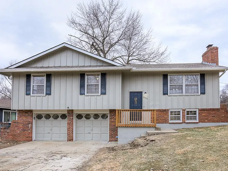 6725 NW Hilldale Dr — Photo 1