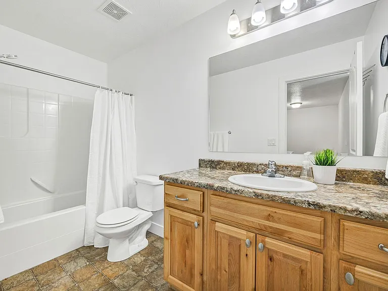 2485 S 1296 W — Photo 14