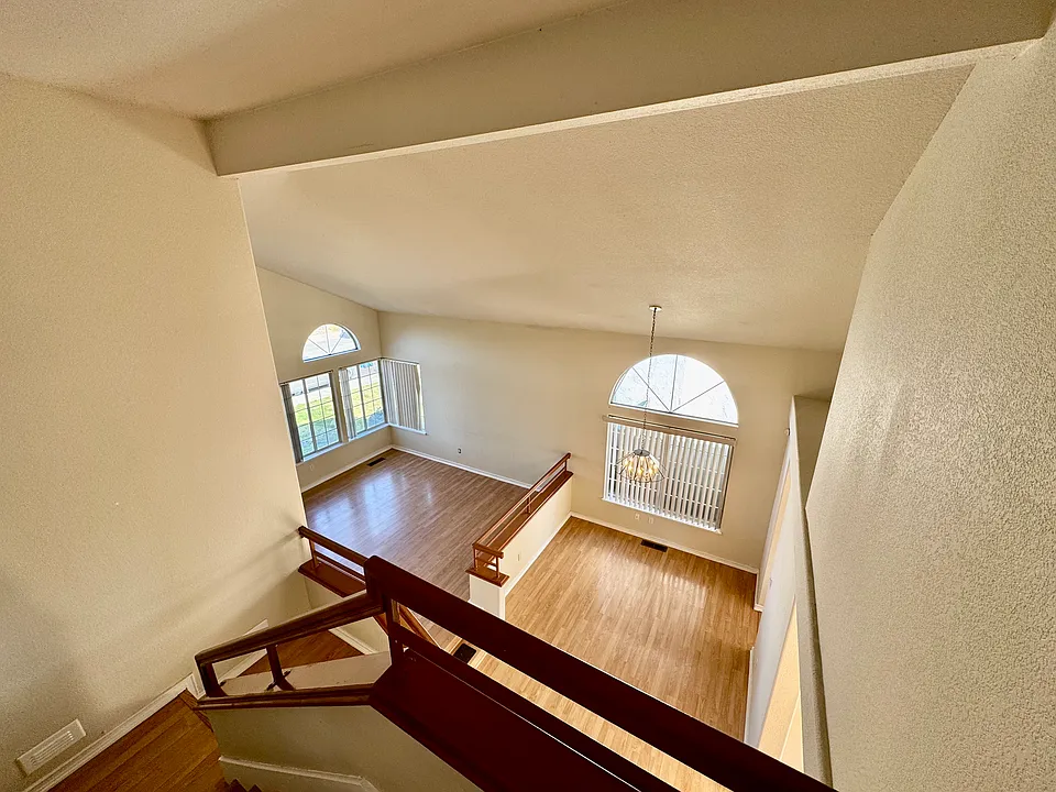 758 Catalina Cir
