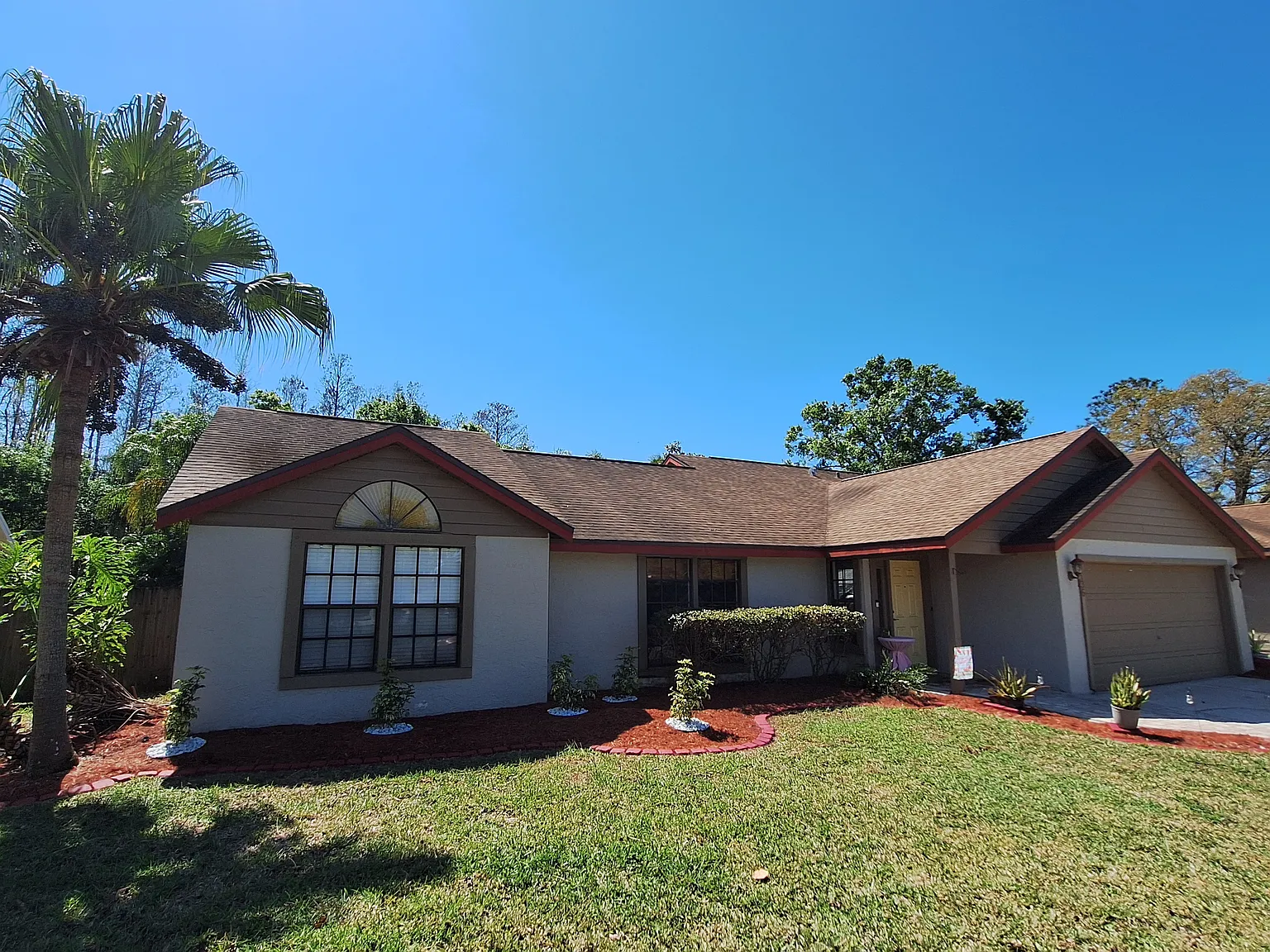 4 bed, 2106 sqft, $2,500 — Photo 2