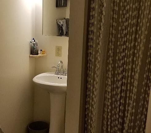5th image of 1715 Lagoon Ave APT 10