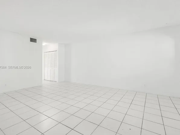 500 NE 2nd St APT 223, Dania, FL 33004