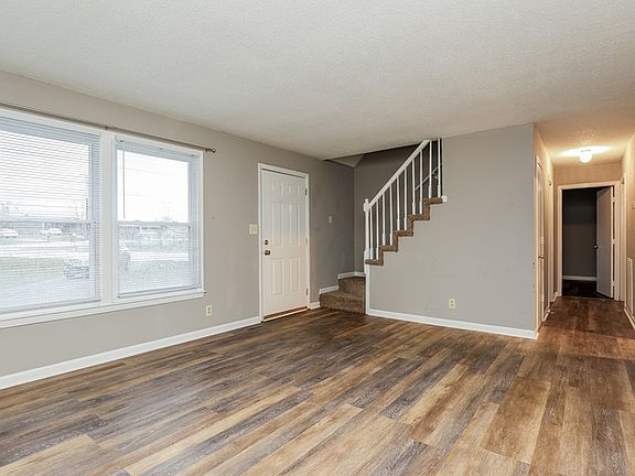 4th image of 490 Kellia Dr