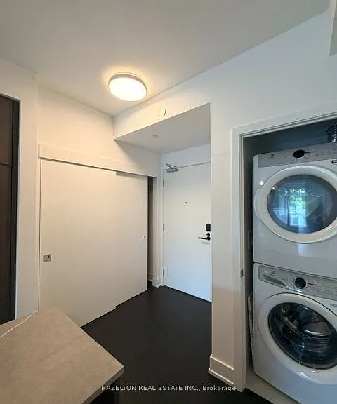 8 Manor Rd W #409 — Photo 11