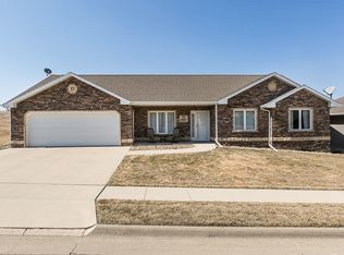 6655 Kingsley Ln, Dubuque, IA 52003