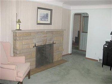 4th image of 22940 Westwood Ave
