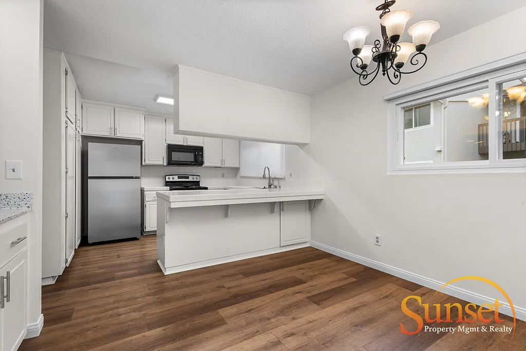 3 bed, 2.5 bath, 1516 sqft, $3,750 — Photo 3