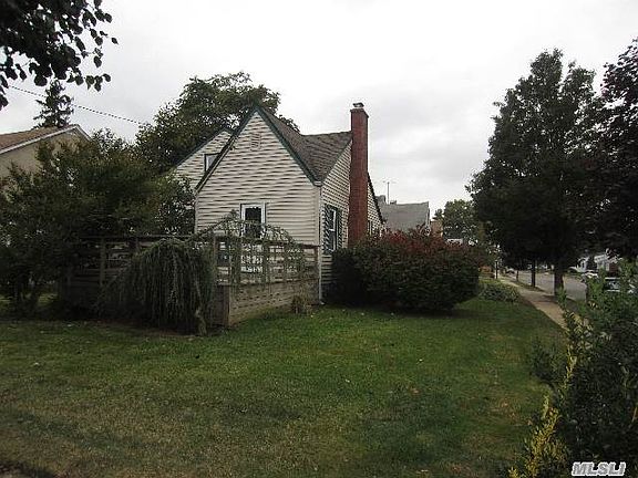 4th image of 114 Dikeman St