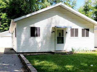 806 S College St, Lincoln, IL 62656