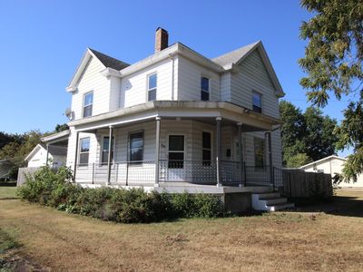 298 N Adams St, El Paso, IL, 61738