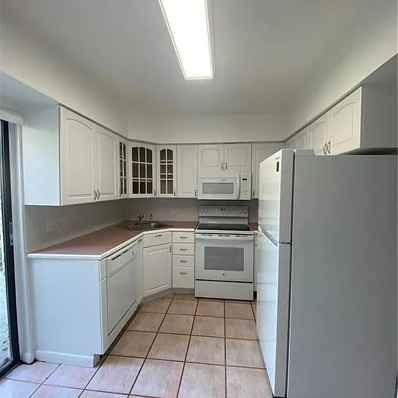191 Wimbledon Lake Dr — Photo 14
