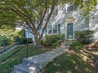 7355 Crestleigh Cir, Alexandria, VA 22315