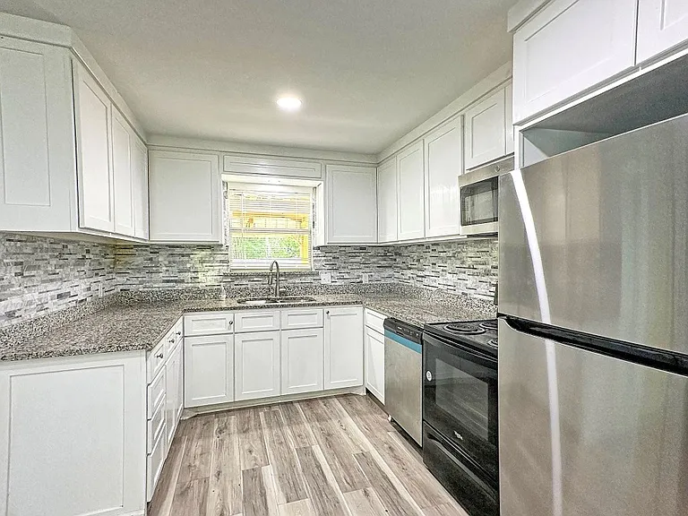 819 Bunny Rabbit Rd — Photo 3