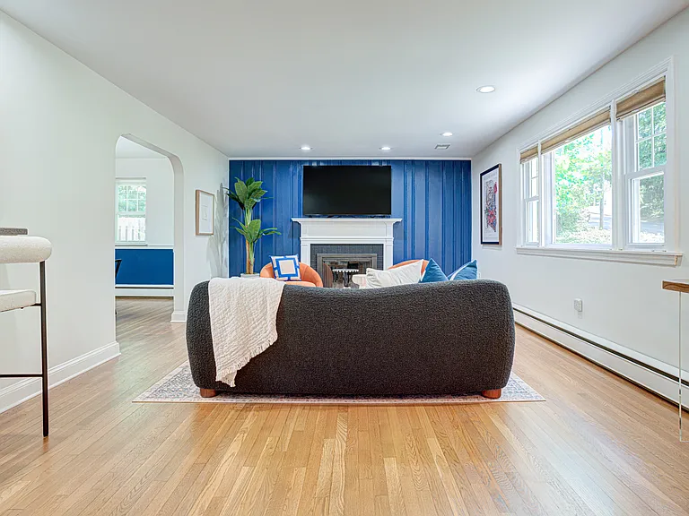 7 Carol Ln — Photo 8
