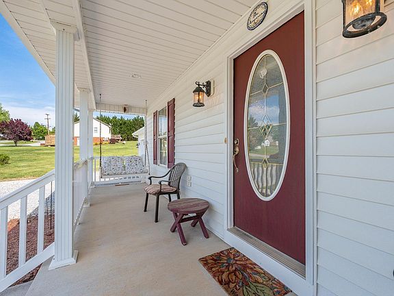 4th image of 1068 Oakwood Knolls Dr