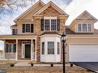 110 Durham Dr, Falling Waters, WV 25419