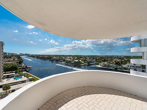 5th image of 2200 S Ocean Blvd #903