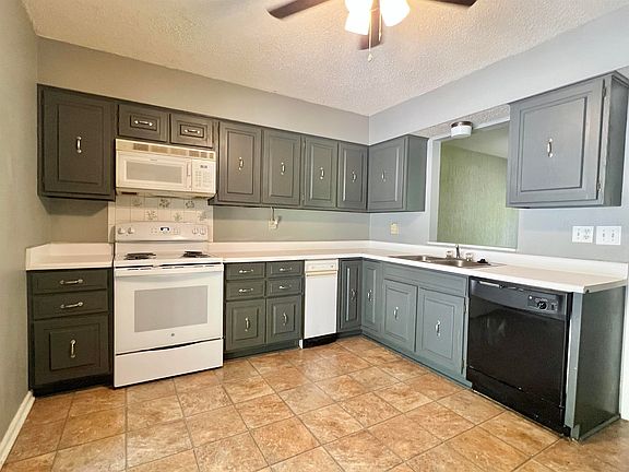 4th image of 8360 Rockcreek Pkwy #26