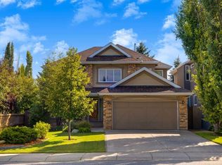 1527 N Evergreen Dr SW, Calgary, AB T2Y2X7
