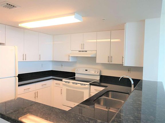3rd image of 3000 Coral Way APT 707