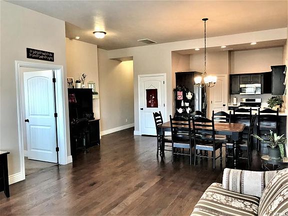 3rd image of 637 E 950 S APT 27